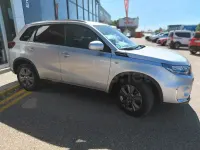 Usado Suzuki Vitara GLX 129 CV (94 kW) 2023 Gris / plata SUV