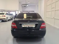 Usado Mercedes C200 136 CV (100 kW) 2011 Negro Berlina