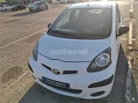Usado Toyota Aygo City 68 CV (50 kW) 2012 Blanco Utilitario