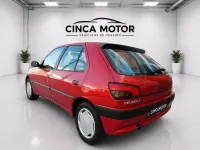 Usado Peugeot 306 92 CV (67 kW) 1995 Granate Berlina