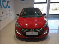 Usado Hyundai i30 110 CV (80 kW) 2013 Rojo Berlina
