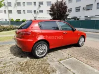Usado Alfa Romeo 147 105 CV (77 kW) 2007 Rojo Utilitario