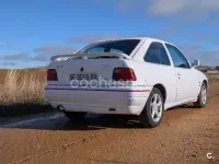 Usado Ford Escort 105 CV (77 kW) 1992 Blanco Berlina