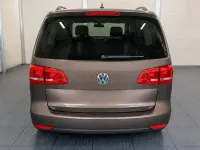 Usado VW Touran Advance 105 CV (77 kW) 2012 Marrón Monovolumen