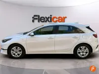 Używany Kia Ceed 101 KM (74 kW) 2022 Biały Hatchback