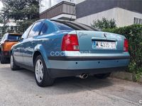Usado VW Passat Highline 125 CV (91 kW) 2000 Verde Berlina