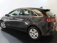 Usado Kia Ceed 136 CV (100 kW) 2024 Gris Utilitario