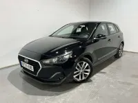 Usado Hyundai i30 120 CV (88 kW) 2019 Negro Utilitario