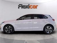 Usado Hyundai i30 101 CV (74 kW) 2024 Blanco Berlina