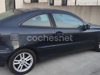 Usado Mercedes C200 122 CV (89 kW) 2004 Azul Berlina
