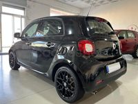 Usado Smart ForFour Passion 90 CV (66 kW) 2017 Negro Utilitario