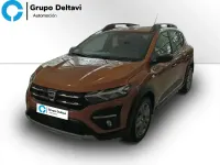 Usado Dacia Sandero Comfort 101 CV (74 kW) 2021 Naranja Berlina