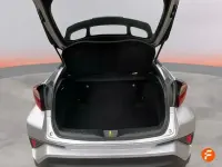 Begagnad Toyota C-HR Active 140 HK (102 kW) 2023 Grå SUV