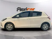 Usado Toyota Yaris Active 69 CV (50 kW) 2019 Blanco Berlina