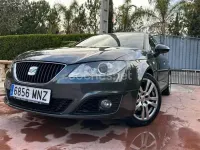 Usado Seat Exeo Sport 170 CV (125 kW) 2012 Gris / plata Familiar