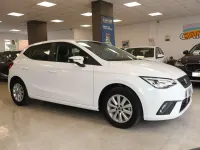 Usado Seat Ibiza Style 110 CV (80 kW) 2022 Blanco Utilitario