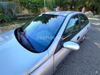 Usado Renault Laguna 115 CV (84 kW) 1999 Gris / plata Berlina
