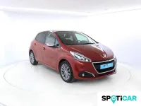 Usado Peugeot 208 Style 82 CV (60 kW) 2017 Rojo Utilitario