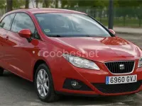 Usado Seat Ibiza SC Style 90 CV (66 kW) 2010 Rojo Utilitario