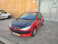 Usado Peugeot 206 75 CV (55 kW) 2005 Rojo Berlina