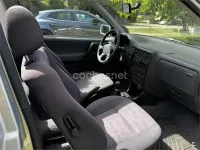 Usado VW Polo 60 CV (44 kW) 1998 Gris / plata Berlina