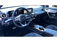 Usado Mercedes A180 AMG line 116 CV (85 kW) 2022 Gris montaña Berlina