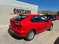 Używany Seat Leon Stella 90 KM (66 kW) 2002 Czerwony Hatchback