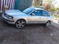 Usado VW Passat Advance 130 CV (95 kW) 2002 Negro Berlina