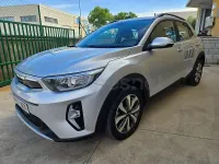 Usado Kia Stonic 100 CV (73 kW) 2023 Gris SUV