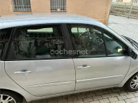 Usado Renault Scenic E-Tech Dynamique 105 CV (77 kW) 2008 Gris / plata Monovolumen