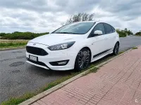 Usado Ford Focus ST-Line 125 CV (91 kW) 2018 Blanco Berlina