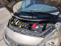 Usado Renault Scénic II 110 CV (80 kW) 2008 Gris / plata Monovolumen