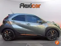 Usado Toyota Aygo X Edition 72 CV (52 kW) 2022 Verde SUV