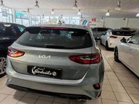 Begagnad Kia Ceed 101 HK (74 kW) 2025 Silver Halvkombi