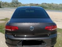 Usado VW Passat Advance 150 CV (110 kW) 2017 Marrón Berlina