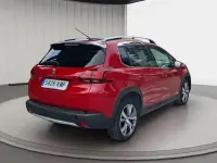 Usado Peugeot 2008 Allure 110 CV (80 kW) 2018 Rojo SUV