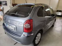 Usado Citroën Xsara Picasso Exclusive 92 CV (67 kW) 2006 Gris / plata Monovolumen