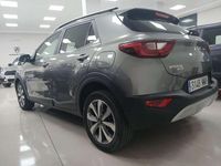 Usado Kia Stonic 99 HP (72 kW) 2024 Cinzento SUV