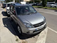 Usado Suzuki Ignis 82 CV (60 kW) 2005 Plateado Utilitario