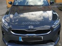Usado Kia ProCeed GT-Line 140 CV (102 kW) 2019 Gris / plata Familiar