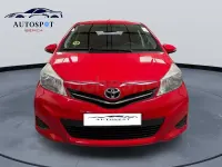 Usado Toyota Yaris Active 90 CV (66 kW) 2012 Rojo Utilitario