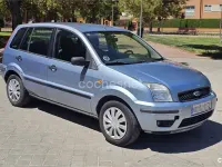 Usado Ford Fusion Trend 80 CV (58 kW) 2006 Gris / plata Utilitario