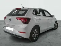Usado VW Polo 95 CV (69 kW) 2023 Gris Utilitario