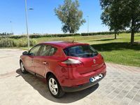 Usado Renault Mégane Dynamique 130 CV (95 kW) 2011 Granate Berlina
