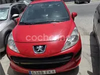 Usado Peugeot 207 75 CV (55 kW) 2007 Rojo Berlina