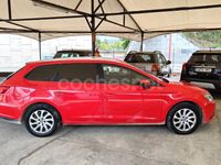Usado Seat Leon 4Drive 105 CV (77 kW) 2014 Rojo Familiar