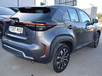 Usado Toyota Yaris Cross Active 116 CV (85 kW) 2024 Gris / plata SUV