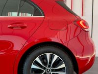 Usado Mercedes A180 116 CV (85 kW) 2019 Rojo Utilitario