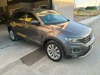 Usado VW T-Roc Advance 115 CV (84 kW) 2020 Gris / plata SUV