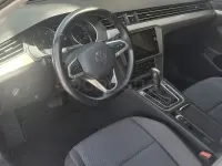 Usado VW Passat Business 122 CV (89 kW) 2021 Gris / plata Familiar